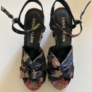 ANN KLEIN HEELS!!